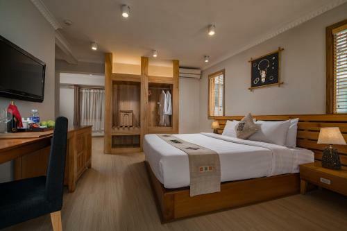 Sunny Mountain Hotel