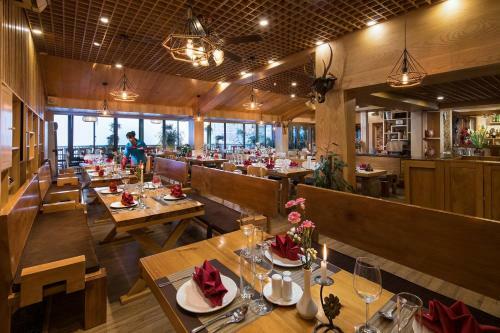 Sunny Mountain Hotel
