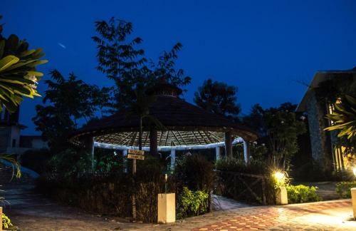 Hotel The Roar Resort