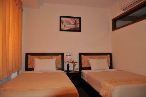 Dong Kinh B Hotel