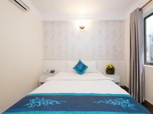 Blue River Hotel