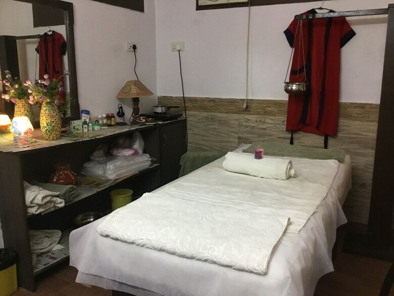 Hotel Ganesha Inn