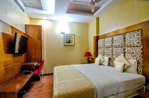 Hotel Omega Residency