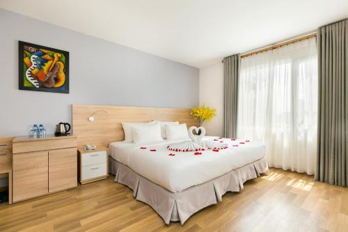 A & Em - Le Prince Hotel