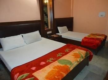 Hotel Sahara International Deluxe