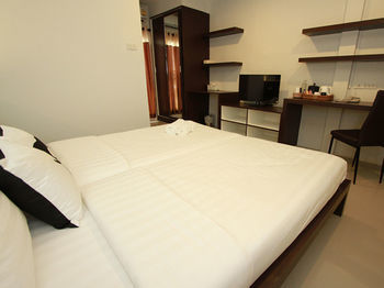 Bed By City Surawong-patpong Hotel