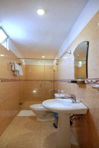 Lucky Star Hotel