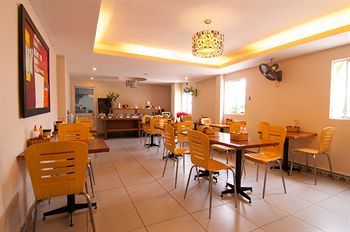 Le Le Hotel