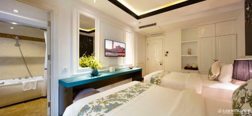 A & Em - Corner Saigon Hotel