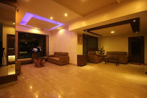 Hotel Sai Pushpak