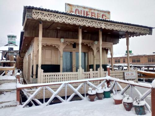 Houseboat Quebec