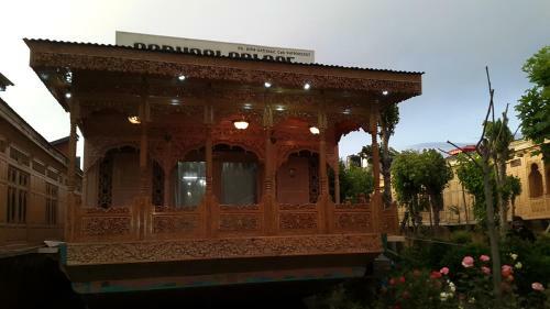 Badyari Palace Group Of House Boats
