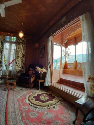 Badyari Palace Group Of House Boats
