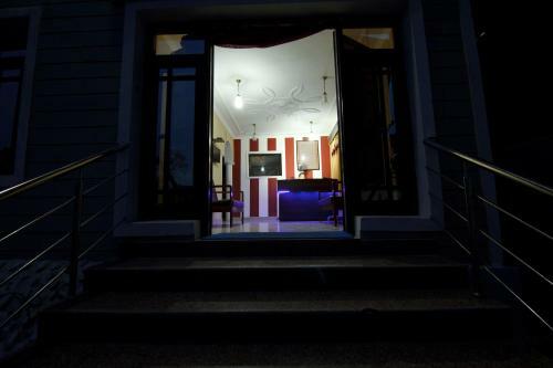 Hotel Kashmir Inn