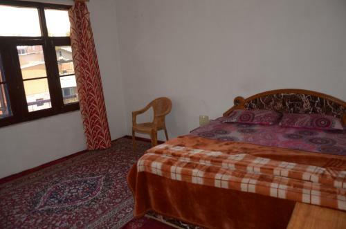Hotel Howrah Guest House