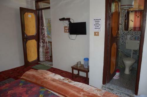 Hotel Howrah Guest House