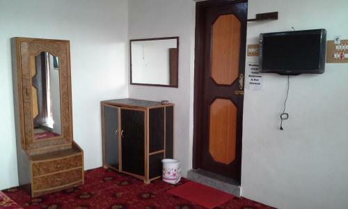 Hotel Howrah Guest House