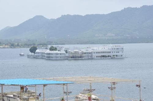 Hotel Gangaur Palace
