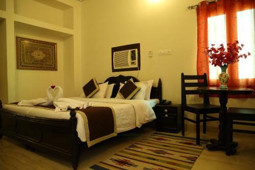 Hotel Lake Paradise