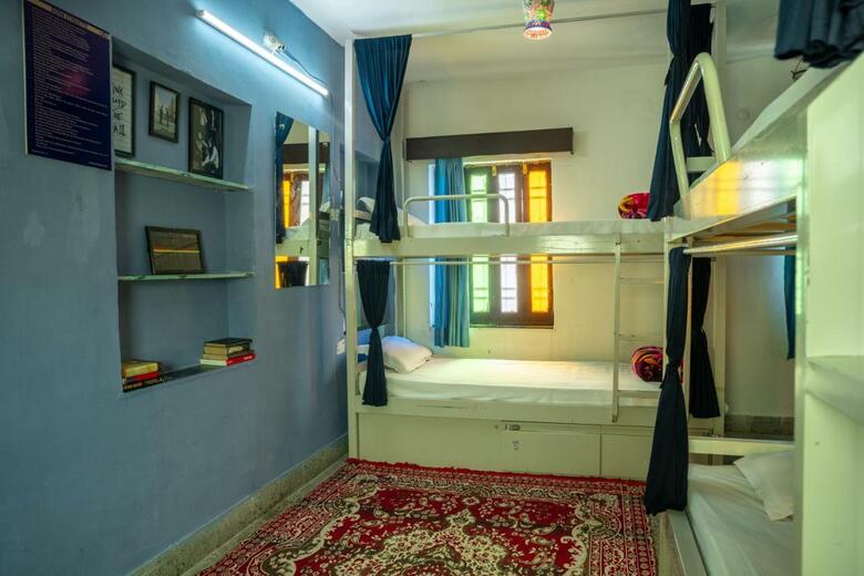 Albergue Bunkyard