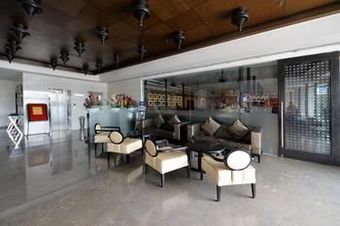 Hotel Oyo Premium Ramavarappadu Circle