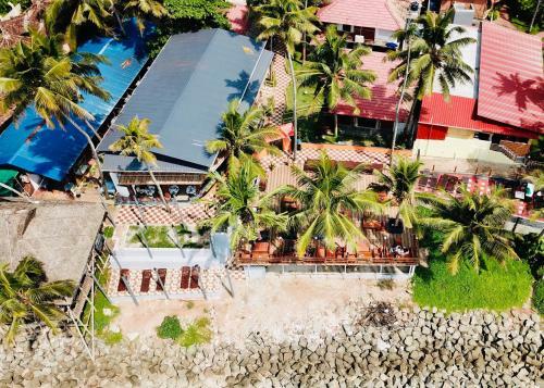Hotel Black Beach Resort