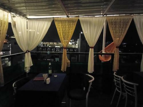 Hostal The Royal Lake View Villa