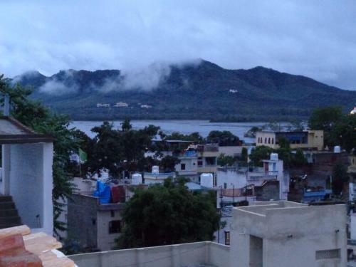 Hostal The Royal Lake View Villa