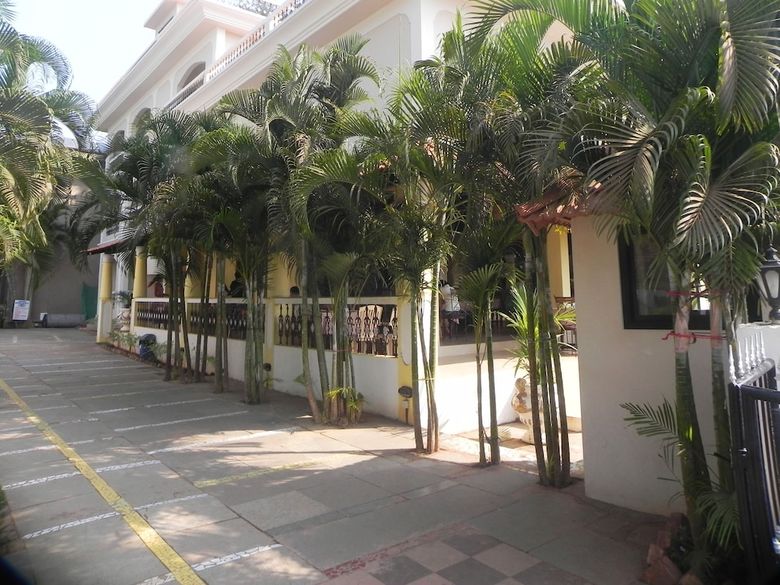 Hotel Riverside Regency Resort