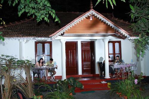 Bed & Breakfast Angels' Homestay Marari