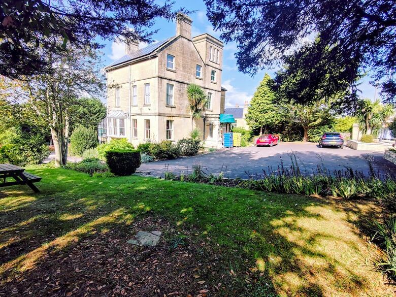 Wentworth House Hotel
