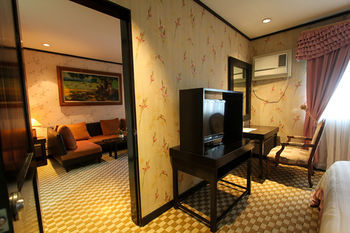 Luisita Central Park Hotel