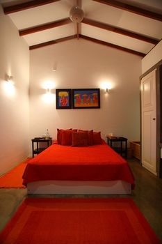 Hotel Saffron & Blue
