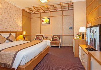 Cherry Hotel I