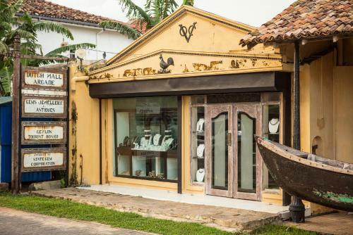 Villa Thambili House