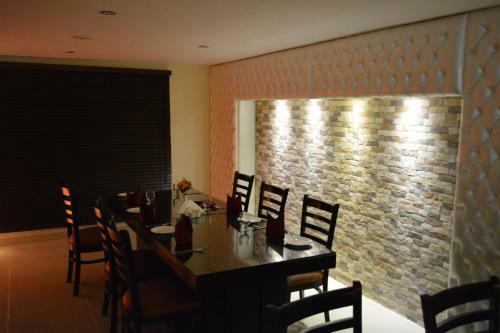 Divine Hotel