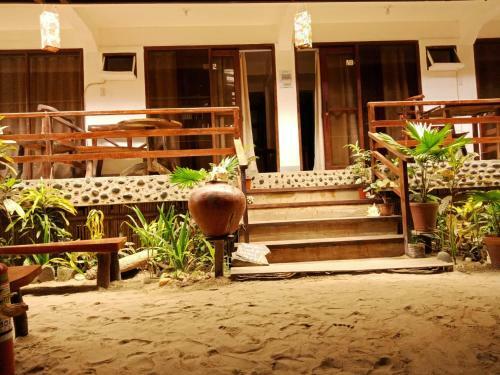 Hostal Victoria Beach House