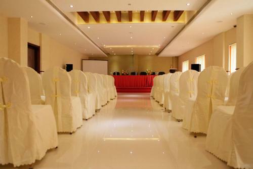 Hotel Athirappilly Residency