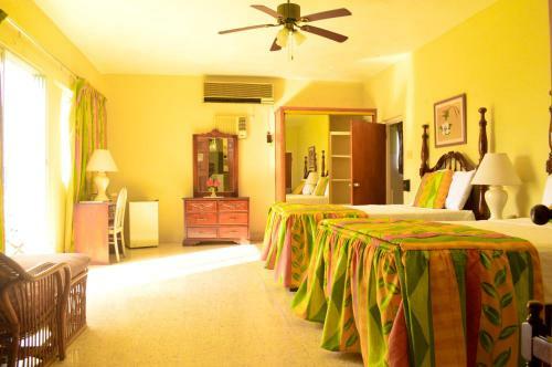 Hotel Sahara Dela Mer Inn
