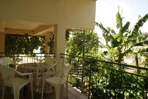 Hostal The Seaside Garden
