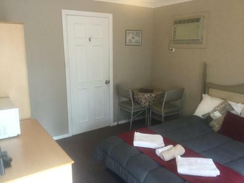 Village Motor Inn