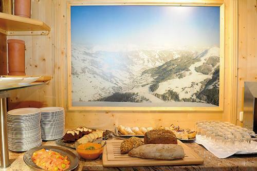 Ski In Ski Out Hotel Unterellmau