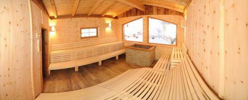Ski In Ski Out Hotel Unterellmau