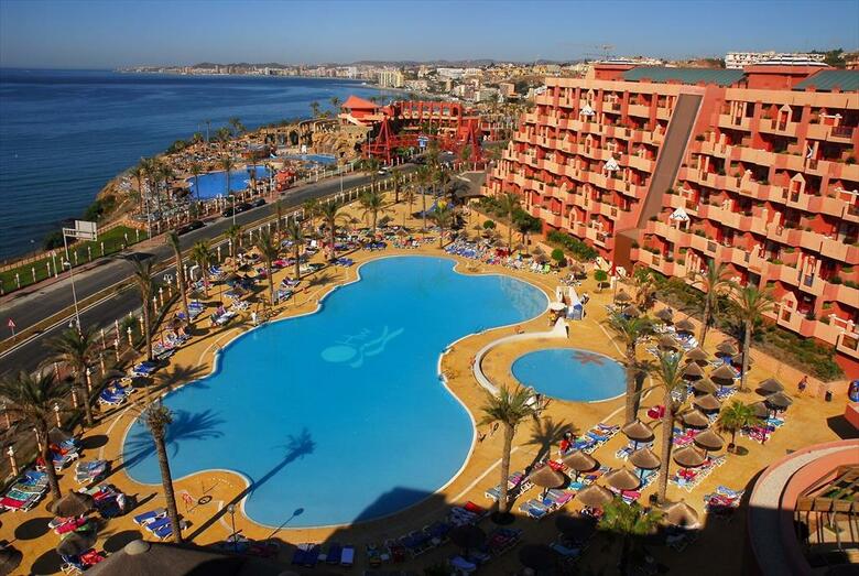 Hotel Holiday World Resort