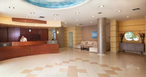 Stefania Beach Hotel