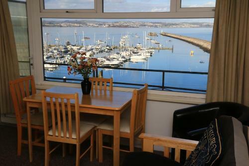 Devoncourt Seaview Apartments
