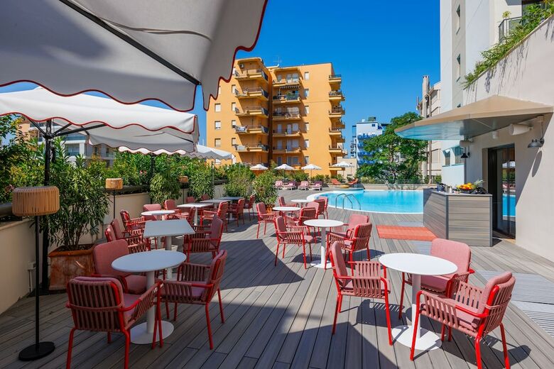 Hotel Charlie In Pesaro