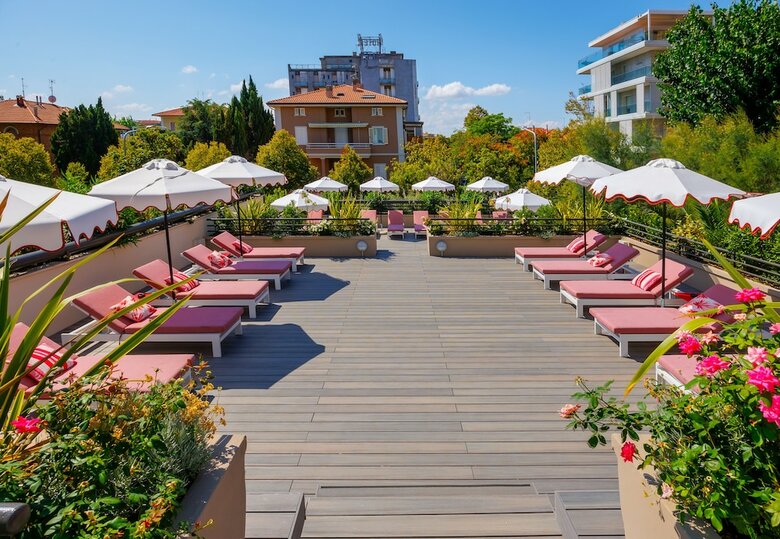 Hotel Charlie In Pesaro