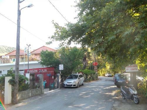 Hostal Pension Julia
