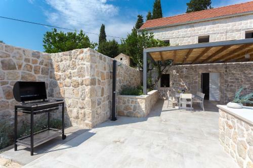 Villa Ostrinus Vh Viii